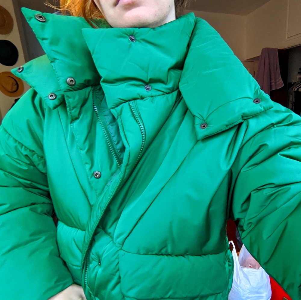 AMERICAN EAGLE PUFFY M EMERALD GREEN NEW